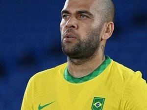Daniel Alves será o capitão da Seleção Brasileira contra Camarões