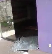 [Vídeos] Abandono leva a vandalismo no Memorial da Mulher Ceci Cunha