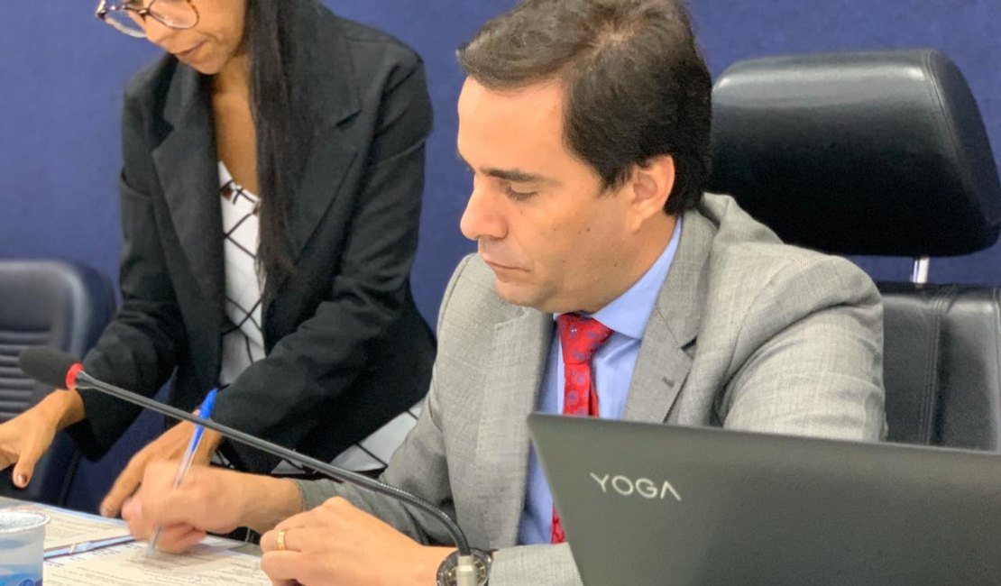 Presidente da Câmara promulga mais de 20 leis aprovadas pela Casa