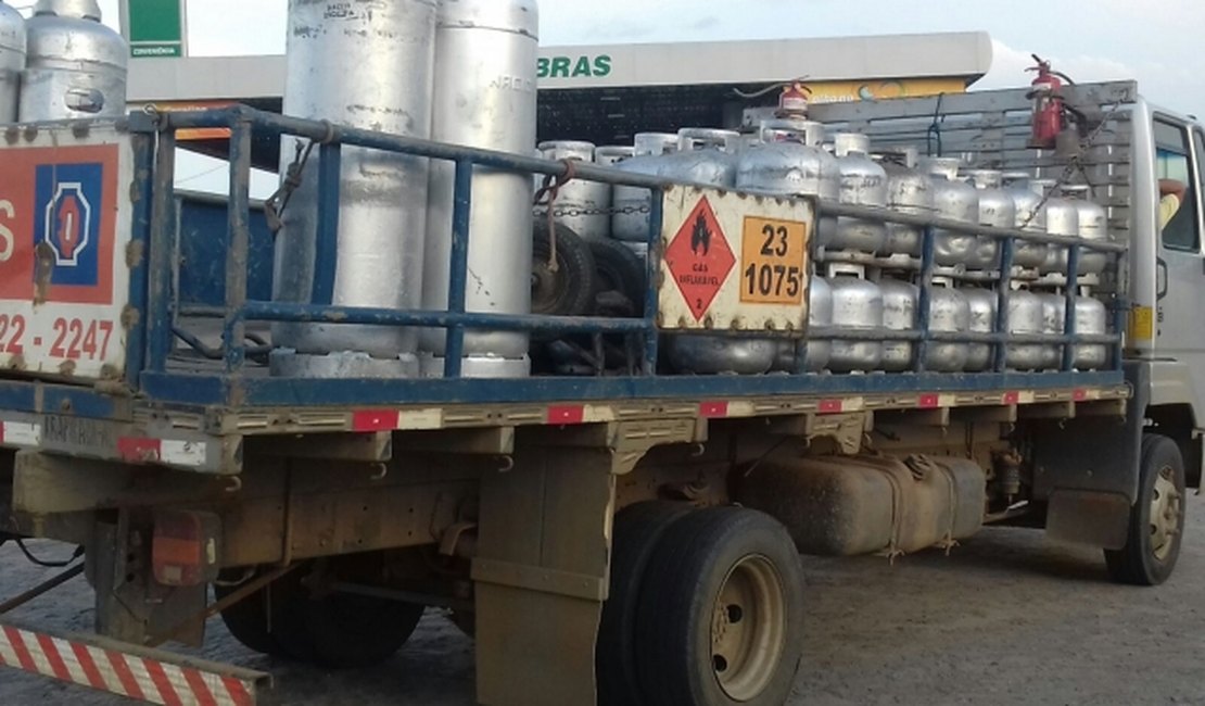 Assaltos a caminhões de carga são frequentes nas rodovias federais de Alagoas