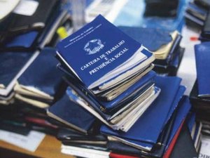 Desemprego atinge 11,8 milhões de pessoas, em média, em 2016