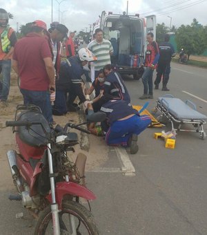 [ Vídeo] Colisão entre moto e cinquentinha deixa feridos na AL-220