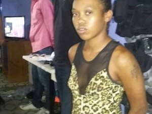 Após denúncia, polícia prende foragida da Justiça em Arapiraca