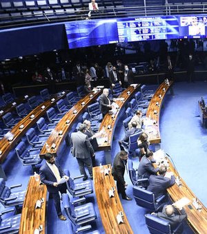Senado aprova texto-base da PEC da Transição em 1º turno com placar folgado