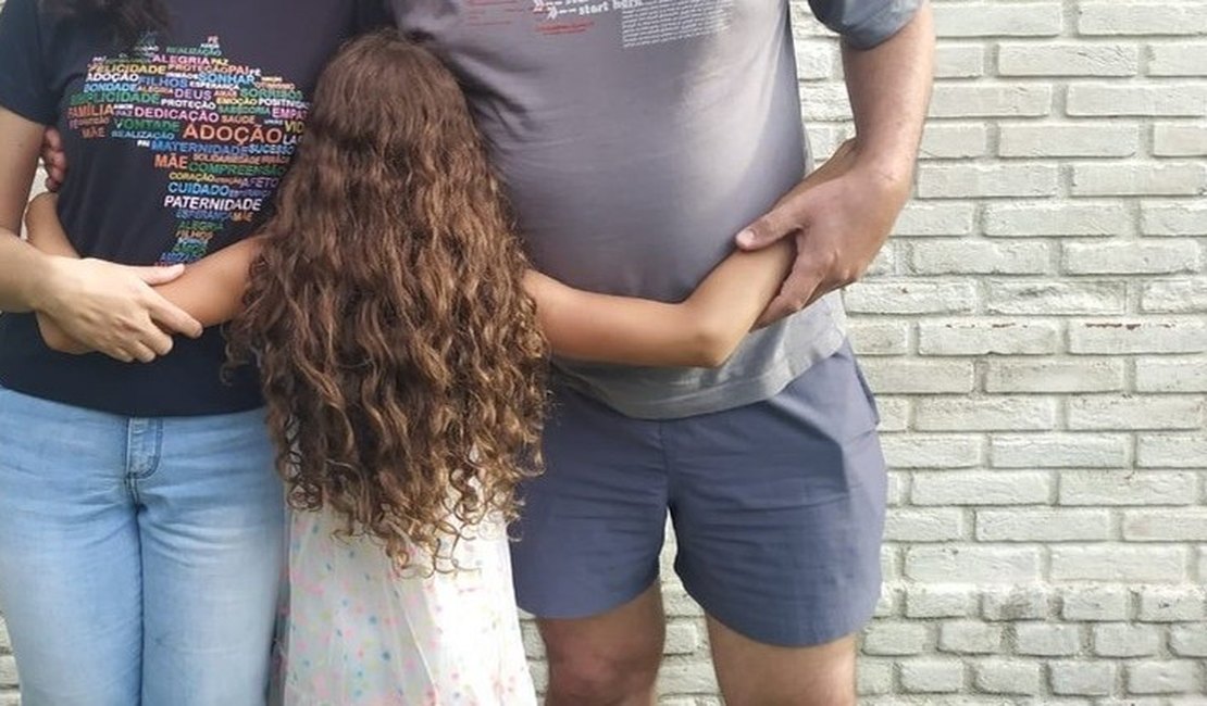 Justiça nega recurso de novo e manda menina adotada há 6 anos ser entregue à avó paterna