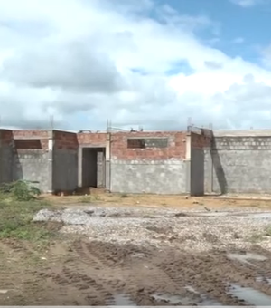 [Vídeo] Sem pagamento, obras da UPA de Arapiraca estão novamente paralisadas  