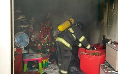 Incêndio atinge residência na Serraria 