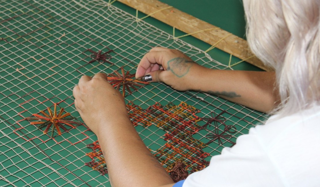 Exposição de artesanato feito com mão de obra carcerária no sistema prisional retorna na Ponta Verde