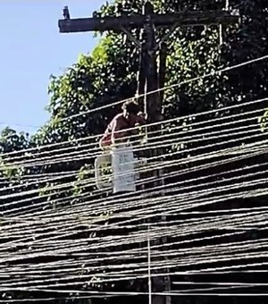 Tentativa de furto de fios de cobre em poste de energia no Centro de Arapiraca