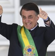 Bolsonaro elogia coordenador do Enem e critica doutrinação em escolas