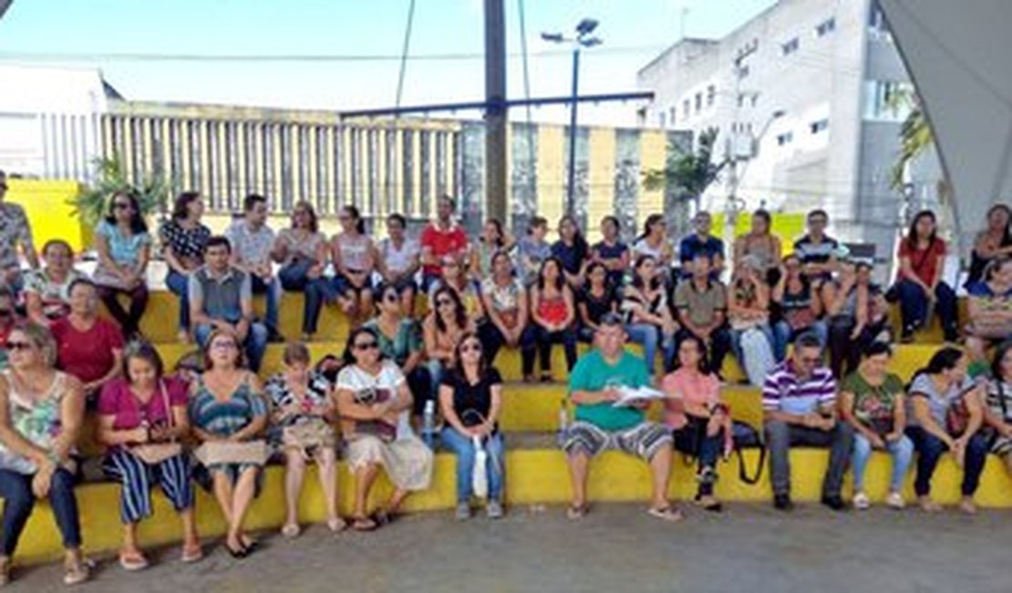 Em greve, servidores da educação farão mobilização nesta terça-feira no centro de Arapiraca