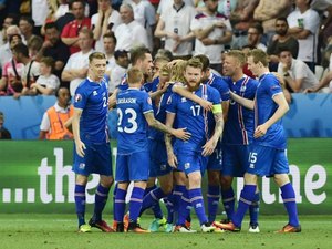 Itália elimina Espanha e Islândia surpreende e derrota a Inglaterra