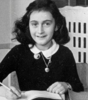 Esconderijo de Anne Frank teria sido revelado por judeu, diz apuração