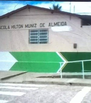Prefeitura retira nome de ex-prefeito de muro de escola em Palmeira dos Índios