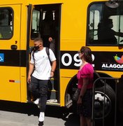 Ônibus da rede estadual levará estudantes de Arapiraca aos postos de vacinação contra a Covid-19