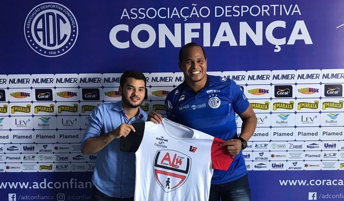 Alagoano Aloísio Chulapa firma parceria com a base do Confiança, em Sergipe
