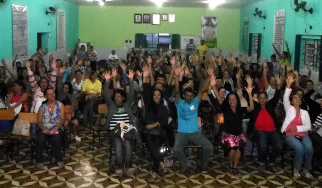 Sem proposta: greve de professores em Palmeira completa uma semana