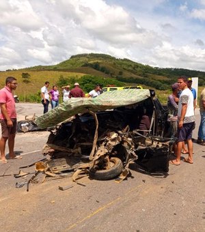 Homem morre em colisão envolvendo carro de passeio e caminhão em Cajueiro