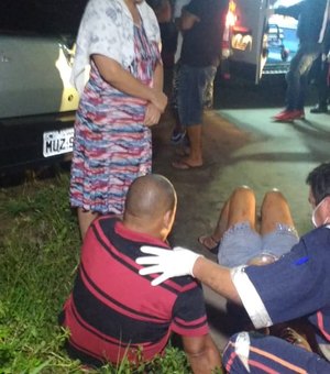 Casal sofre acidente após colidir com poste em rodovia, em Arapiraca