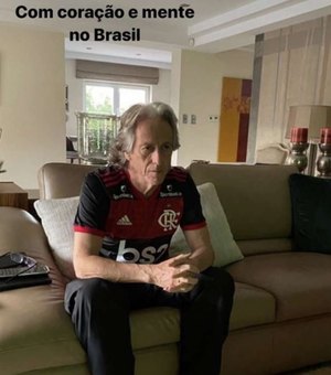 Em Portugal, de camisa do Flamengo, Mister: 'Coração e mente no Brasil'