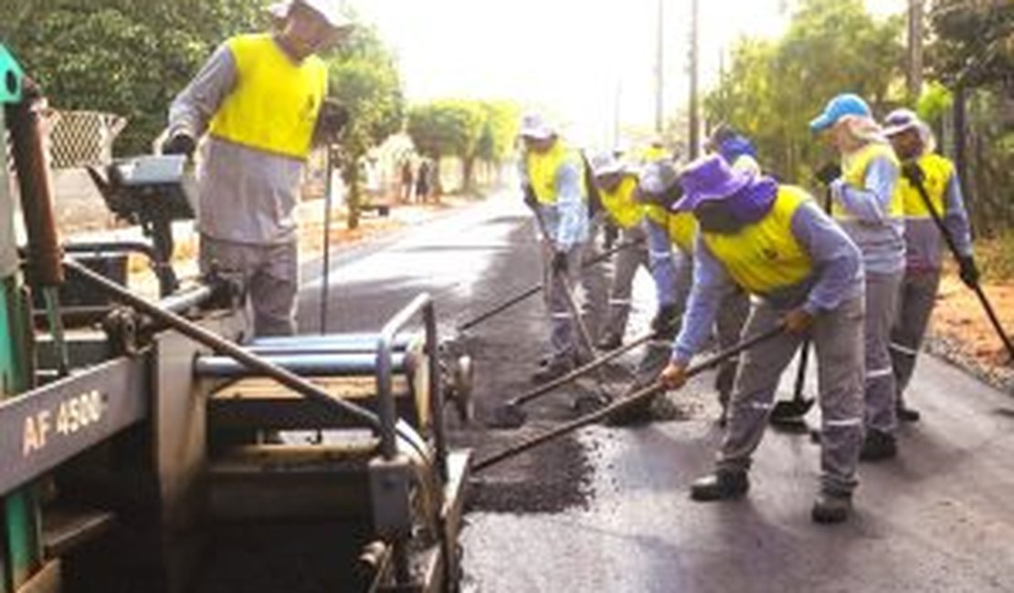 Prefeitura de Arapiraca inicia pavimentação de 55 ruas no Bonsucesso, Planalto e Massaranduba