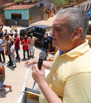 Alfredo Gaspar visita grotas do Rafael e do Cigano, em Maceió