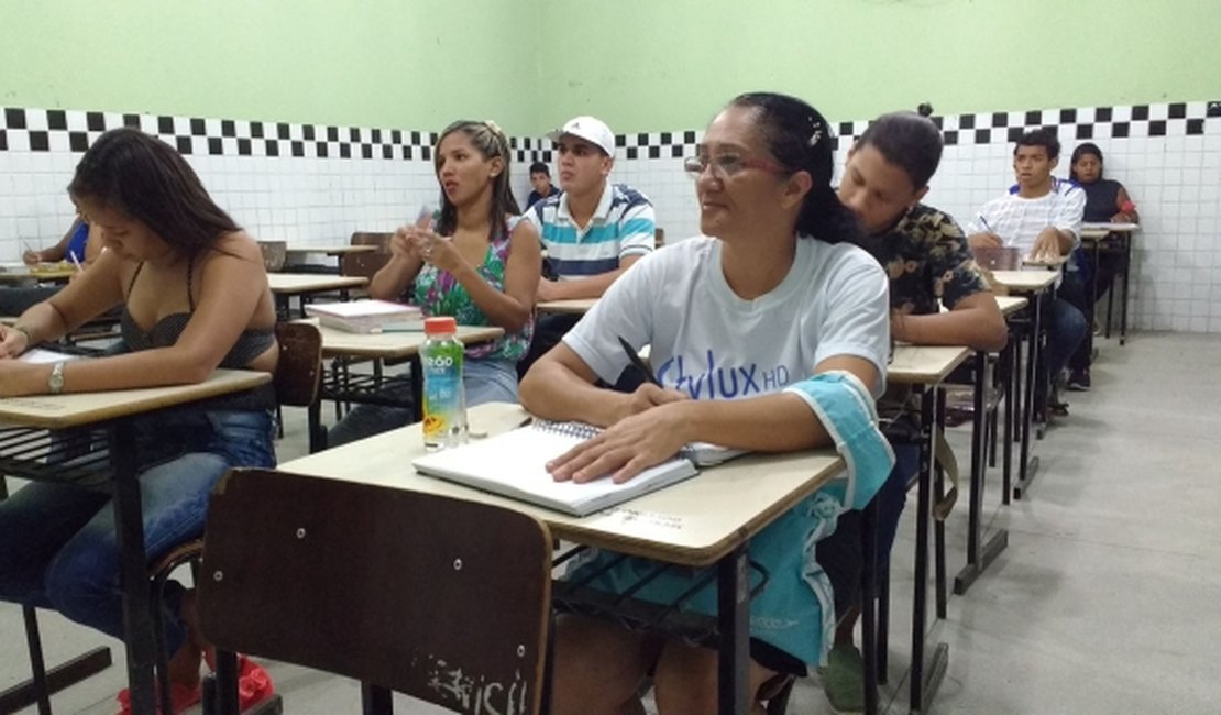 Vem que Dá Tempo: Programa vai atrair para a escola alunos que abandonaram os estudos