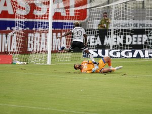 Antes de decisão contra o Fortaleza, CSA vive problema no gol