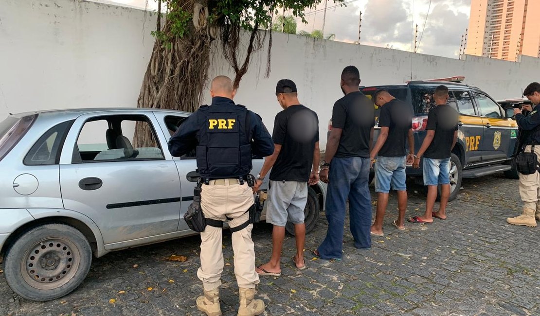 PRF prende quatro homens e recupera veículo roubado em Satuba