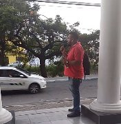 [Vídeo] Professores de Rio Largo realizam ato em frente ao MPE