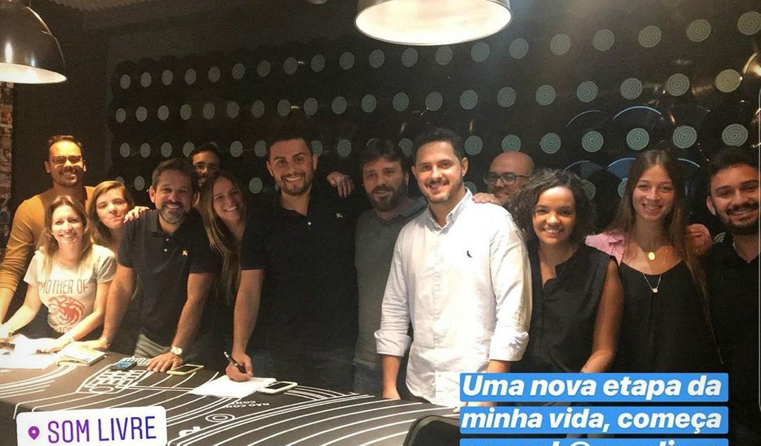 Cantor alagoano Mano Walter assina contrato com a Som Livre