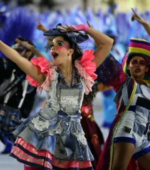 Desfile da Série Ouro marca o retorno do tradicional Carnaval carioca, na Sapucaí