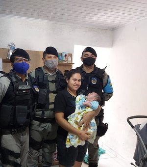Recém-nascido recebe visita dos “padrinhos” militares em Maceió