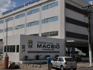 Servidores de Maceió aderem à greve por tempo indeterminado 