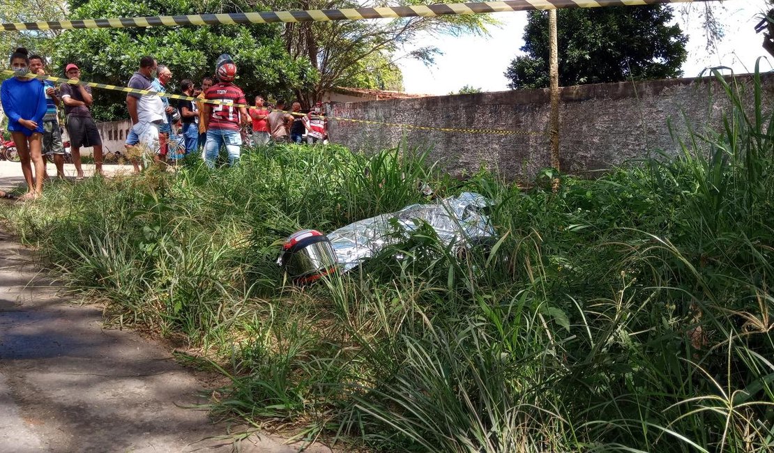 Vítima reage a assalto e mata um dos assaltantes em Feira Grande ; o outro conseguiu fugir
