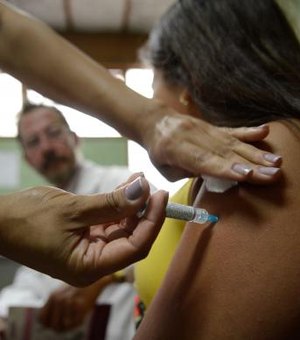 Para evitar desperdício, Governo autoriza vacina de HPV para adultos até 26