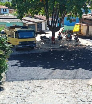 Prefeitura utiliza 600 toneladas de asfalto e recupera ruas de 11 bairros de Maceió