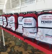 Estudantes da Rede Municipal de Penedo recebem kit escolar
