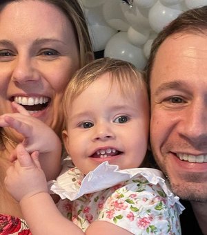 Mulher de Tiago Leifert fala sobre saúde da filha após mais uma quimioterapia