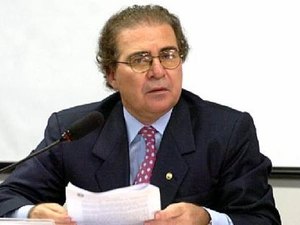 Deputado federal anuncia aposentaria de Olavo Calheiros da vida pública