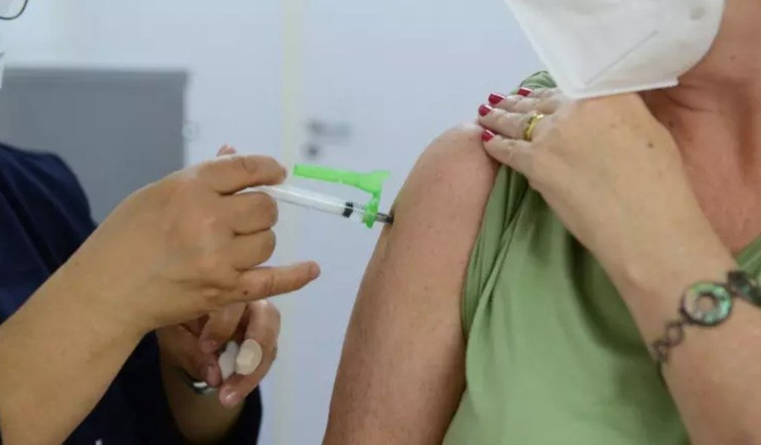 2.454 doses de vacinas contra a Covid-19 foram aplicadas nas últimas 24h em Alagoas