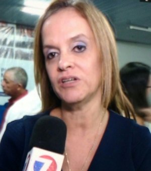Aurélia Fernandes volta à Câmara Municipal após deixar secretaria de Saúde
