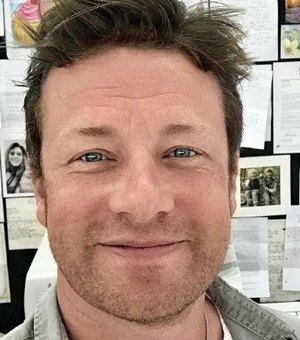 Chef Jamie Oliver proíbe sua filha de 14 anos de postar selfies