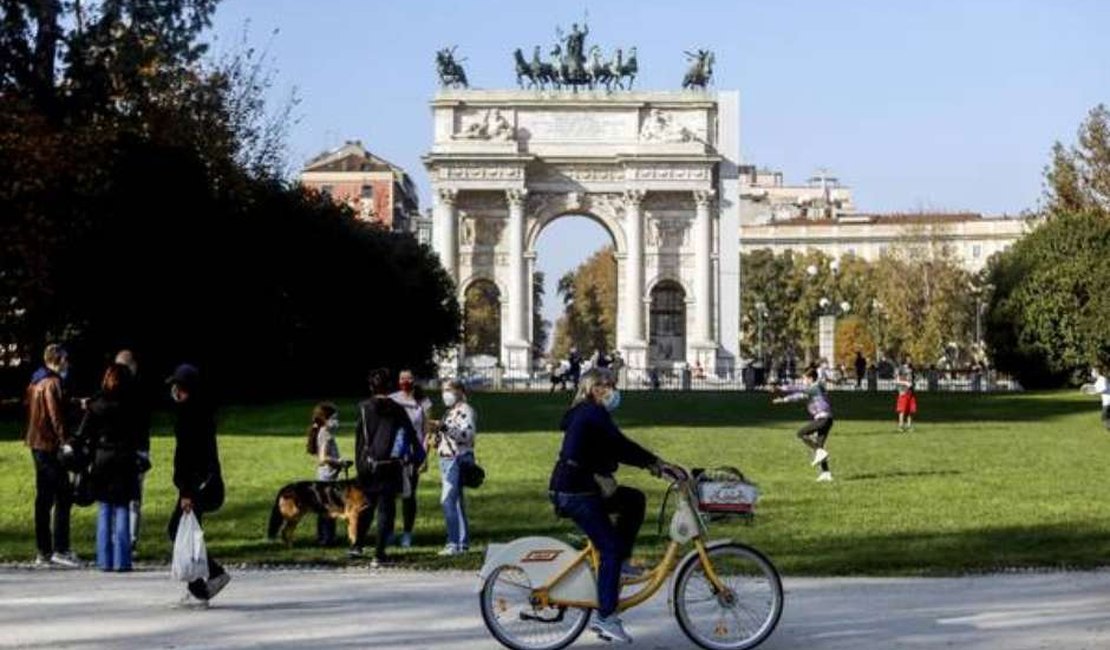 Médicos cobram novo lockdown nacional na Itália
