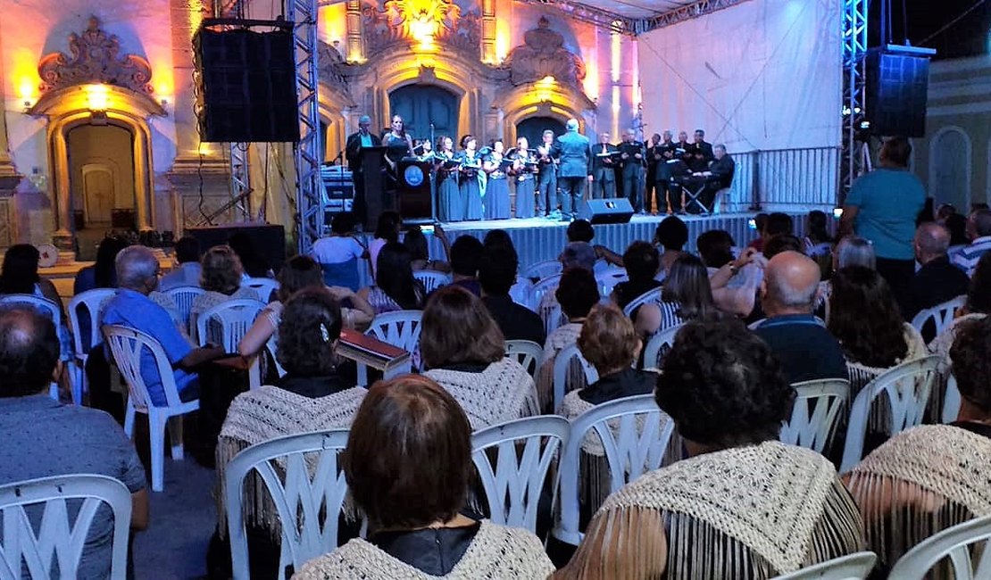 Penedo Luz reúne Festival de Coros no Centro Histórico nesta sexta-feira (10)