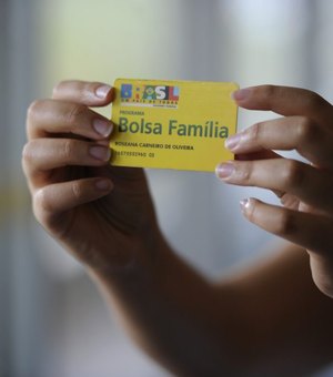 Alagoas: pagamento do 13° salário do Bolsa Família começa nessa terça-feira (10)