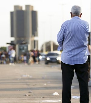 Governo anuncia R$ 3 bilhões para atender idosos durante pandemia