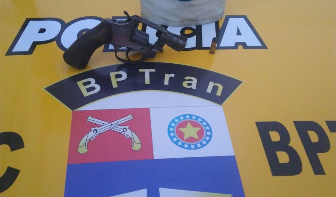Polícia apreende menor com arma de fogo na Ponta Grossa