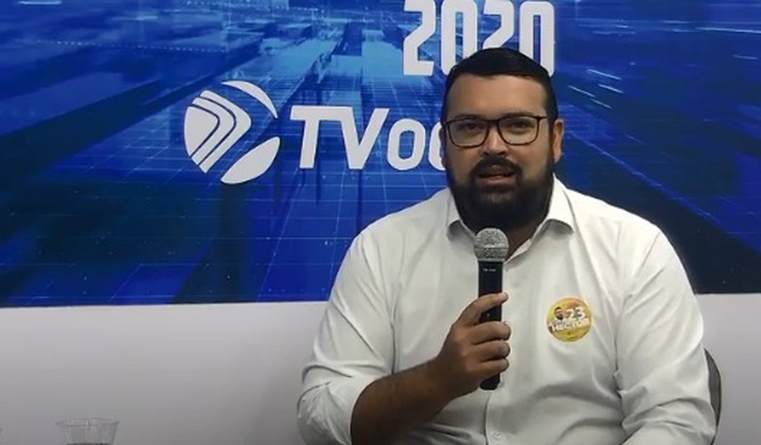 'Não dá para aceitar que usuário do SUS tenha que pedir favor a vereador', afirma Hector Martins em sabatinas