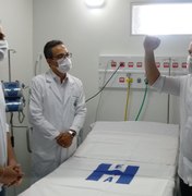 Renan Filho entrega leitos de UTI com pressão negativa no Hospital Helvio Auto